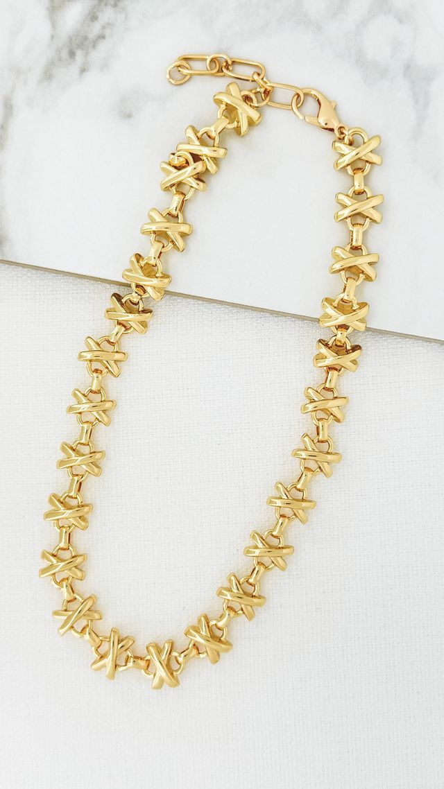 Cross Detail Chain Necklace