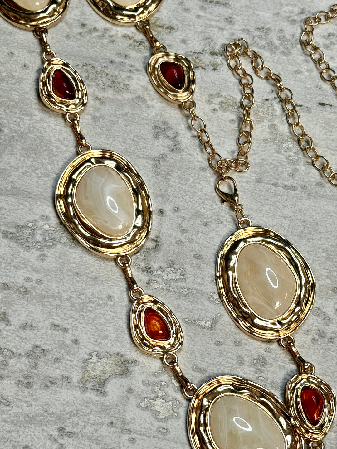 Marble And Brown Stone Belt With Gold Chain