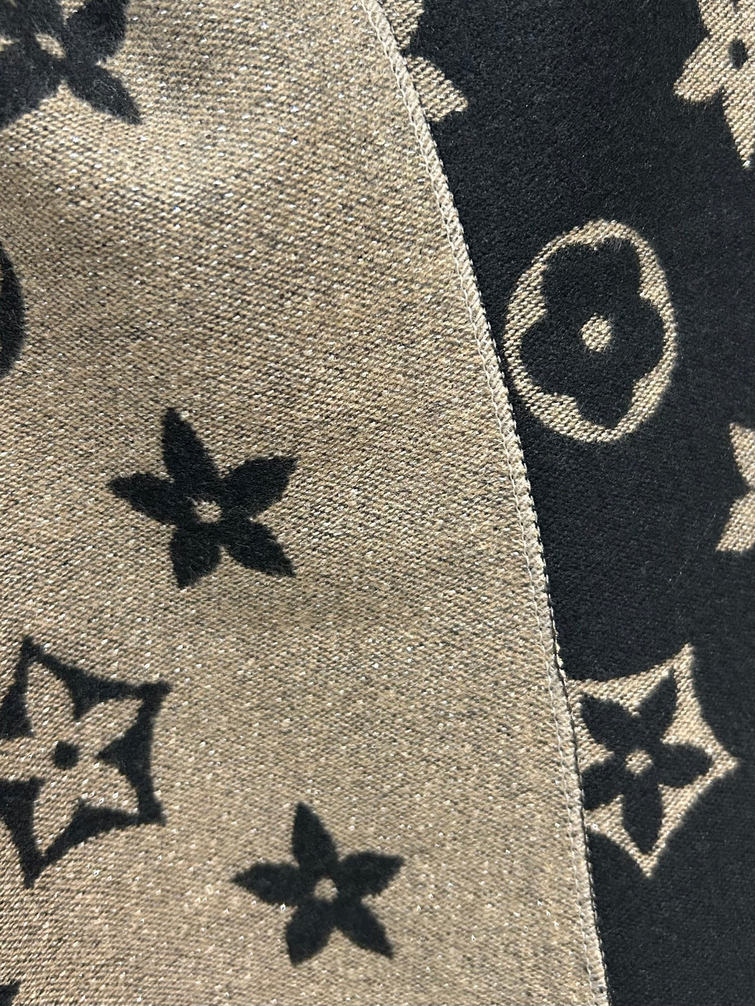 Black Reversible Shimmer Tassel Detail Small Flower Print Scarf