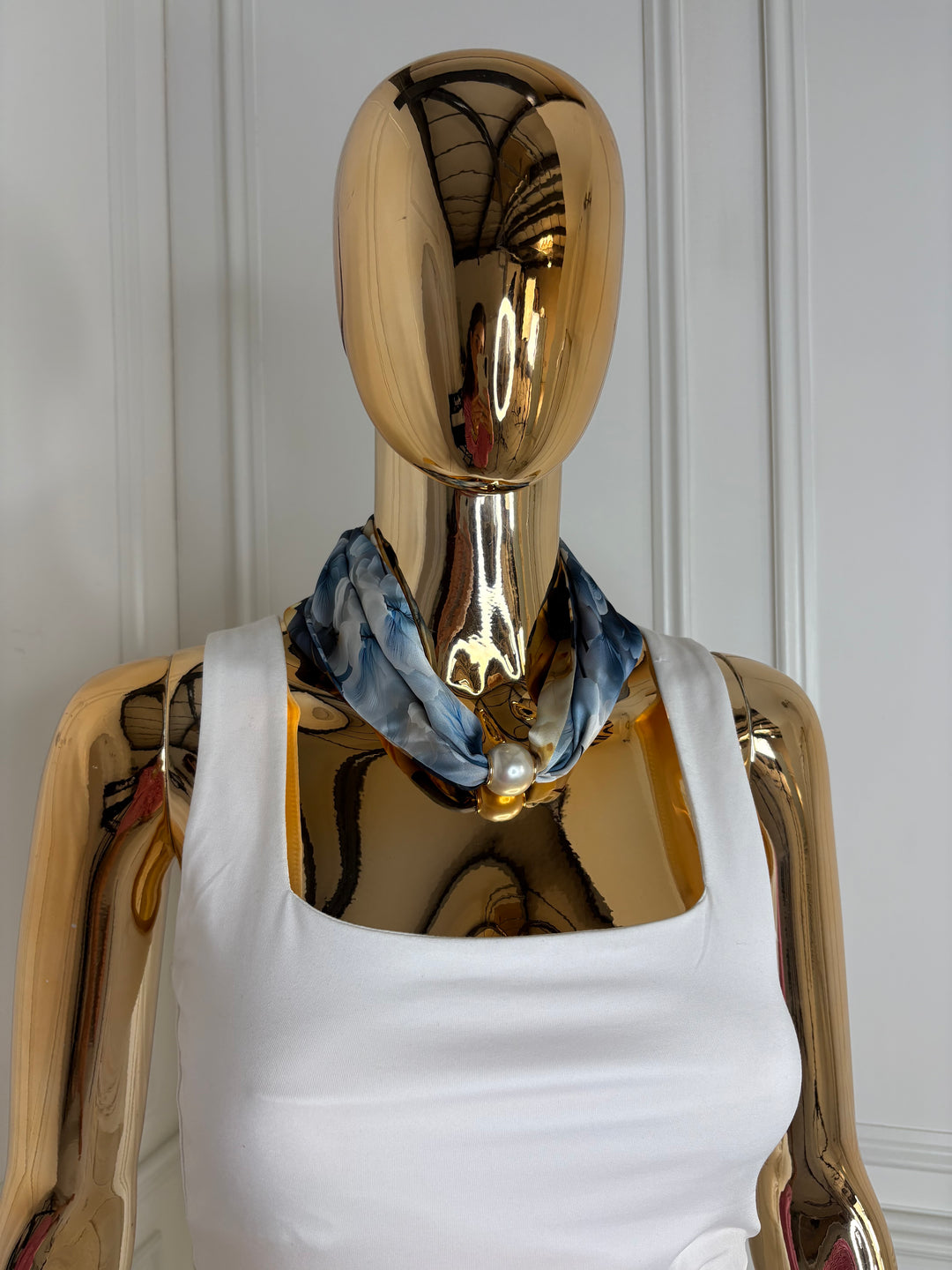 Magnetic Pearl Neck Scarf (22 Colours)