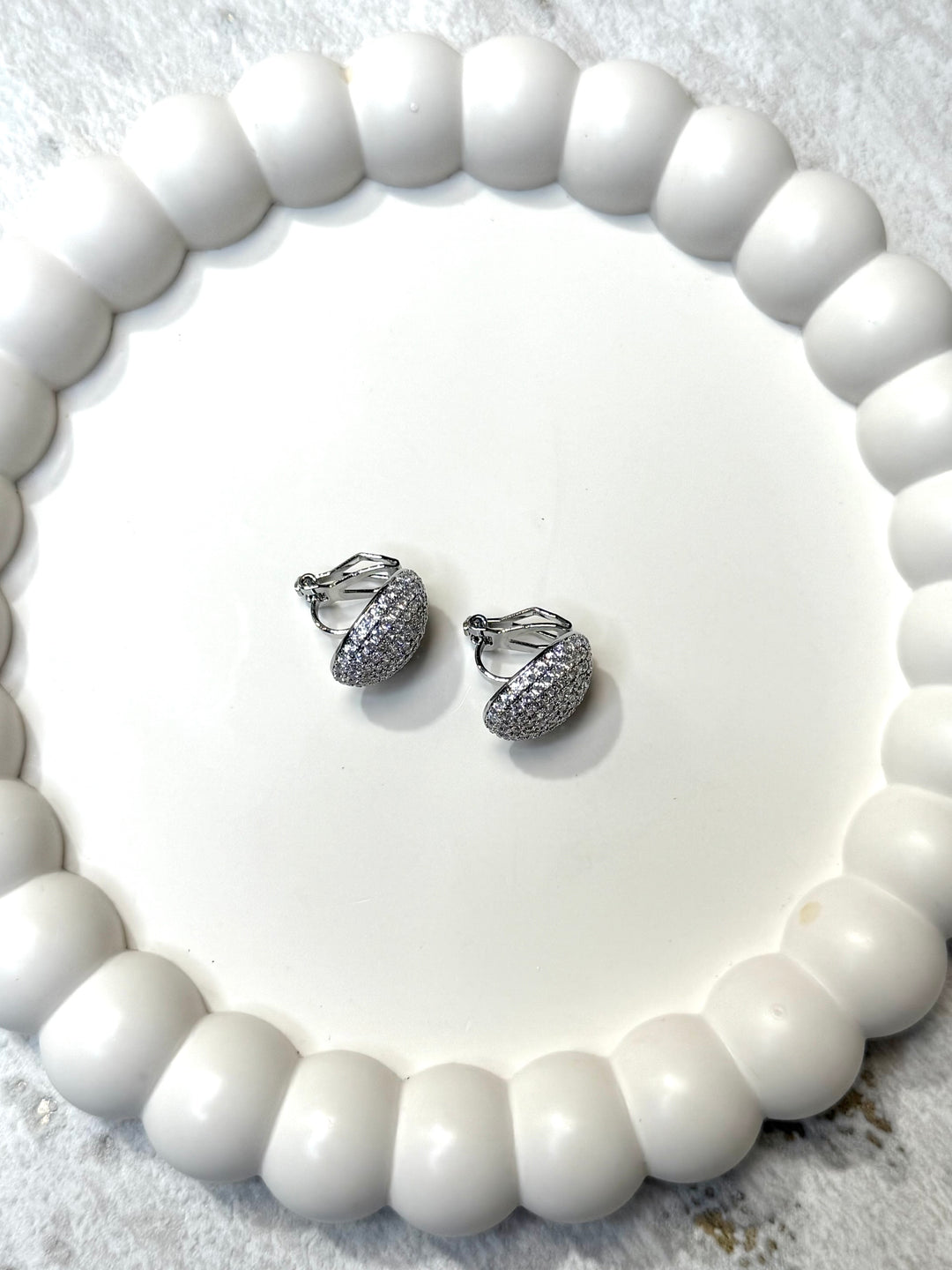 Large Oval Diamonte Clip On Earrings (2 Colours)