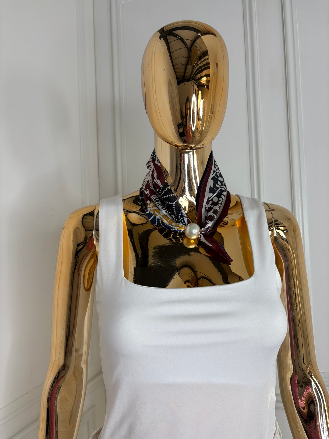 Magnetic Pearl Neck Scarf (22 Colours)