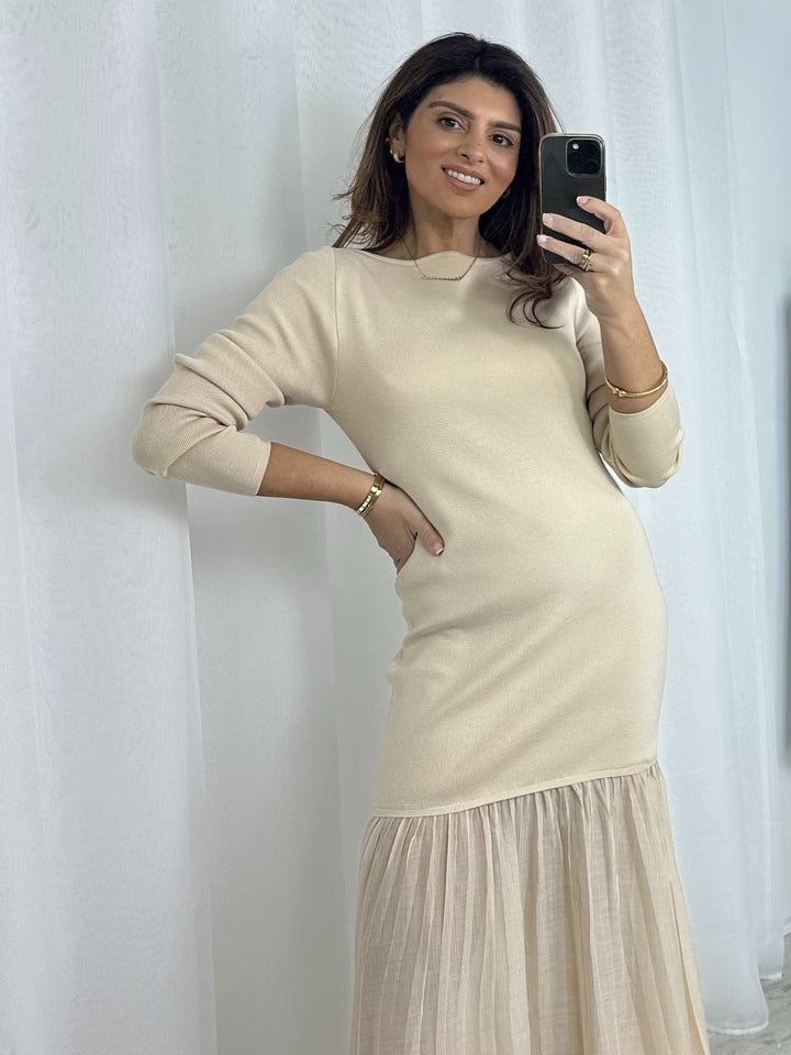 Round Neck Frill Bottom Dress (2 Colours)