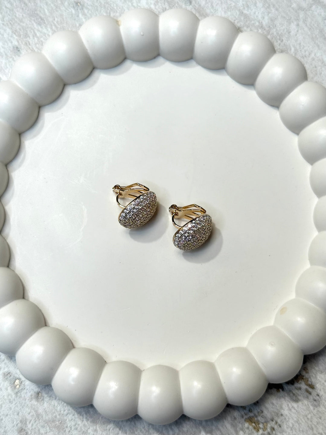 Large Oval Diamonte Clip On Earrings (2 Colours)