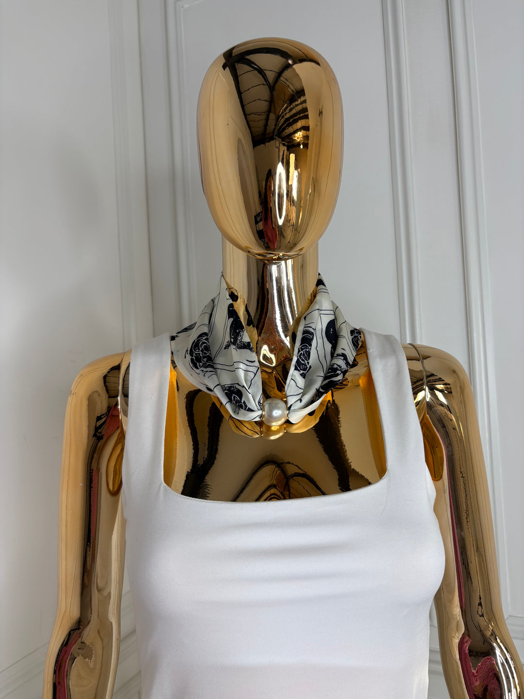 Magnetic Pearl Neck Scarf (22 Colours)