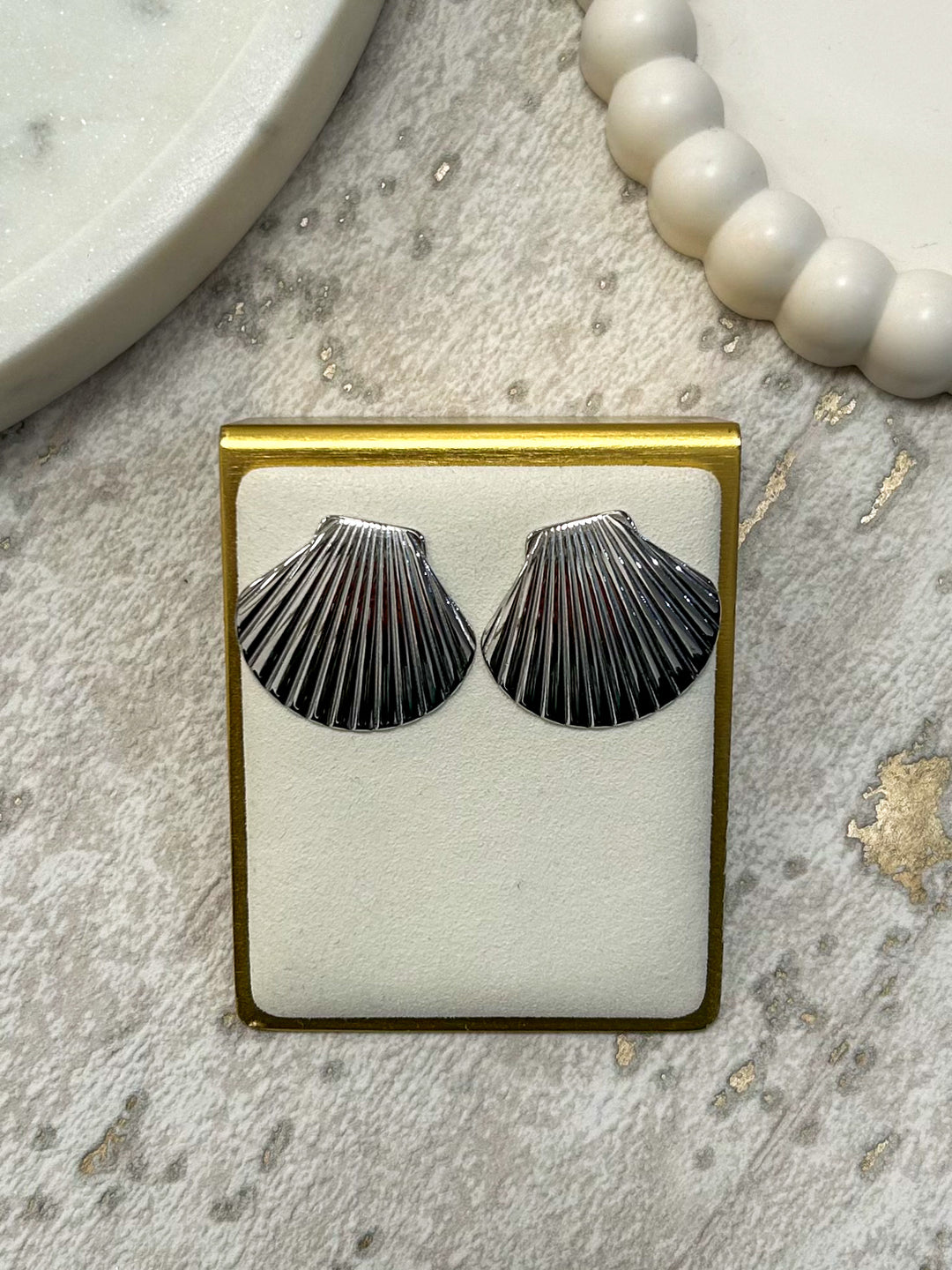 Large Seashell Earrings (2 Colours)