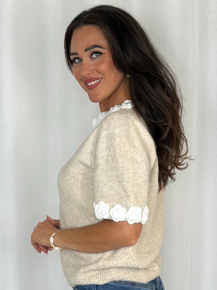 Crochet Floral Knit Top (2 Colours)