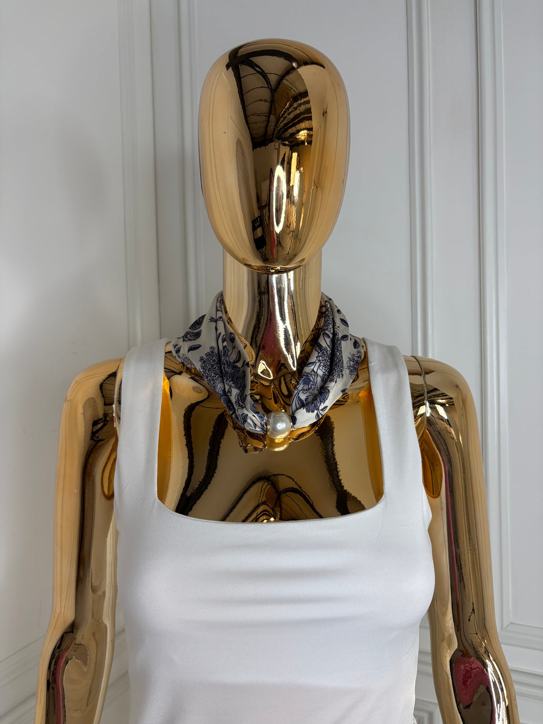 Magnetic Pearl Neck Scarf (22 Colours)