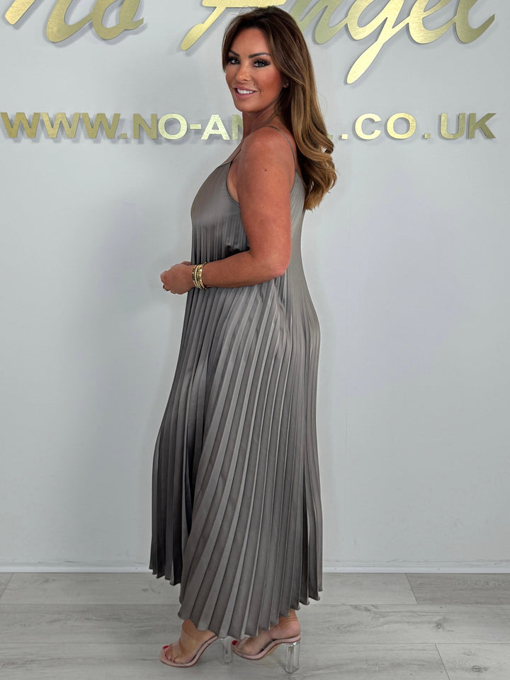 Spaghetti Strap Pleated Maxi Dress (4 Colours)