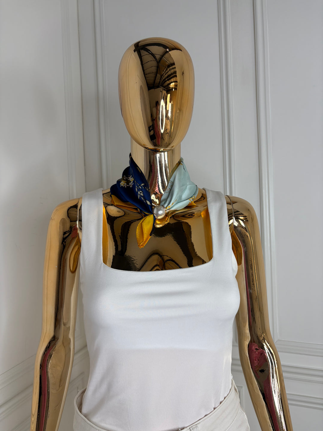 Magnetic Pearl Neck Scarf (22 Colours)