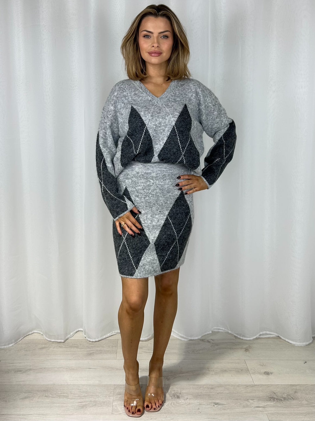 Soft Knit Diamond Design V-Neck Jumper & Skirt Co-Ord (2 Colours)