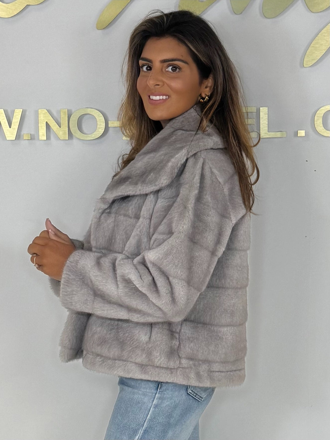 Faux Fur Collared Stripe Detail Short Jacket (3 Colours)