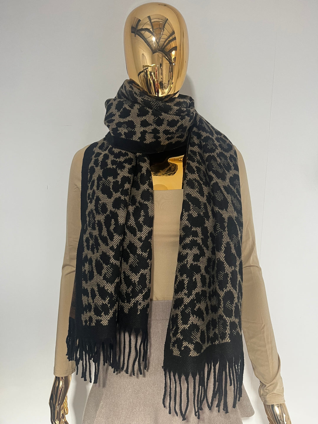 Leopard Print Border Tassel Edge Scarf