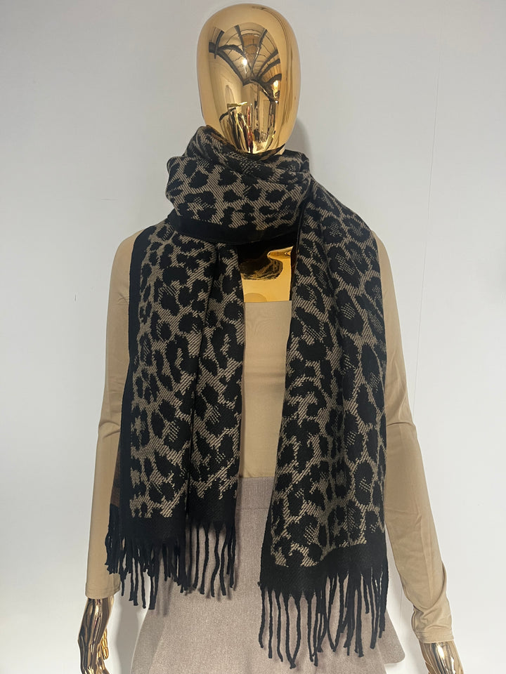Leopard Print Border Tassel Edge Scarf