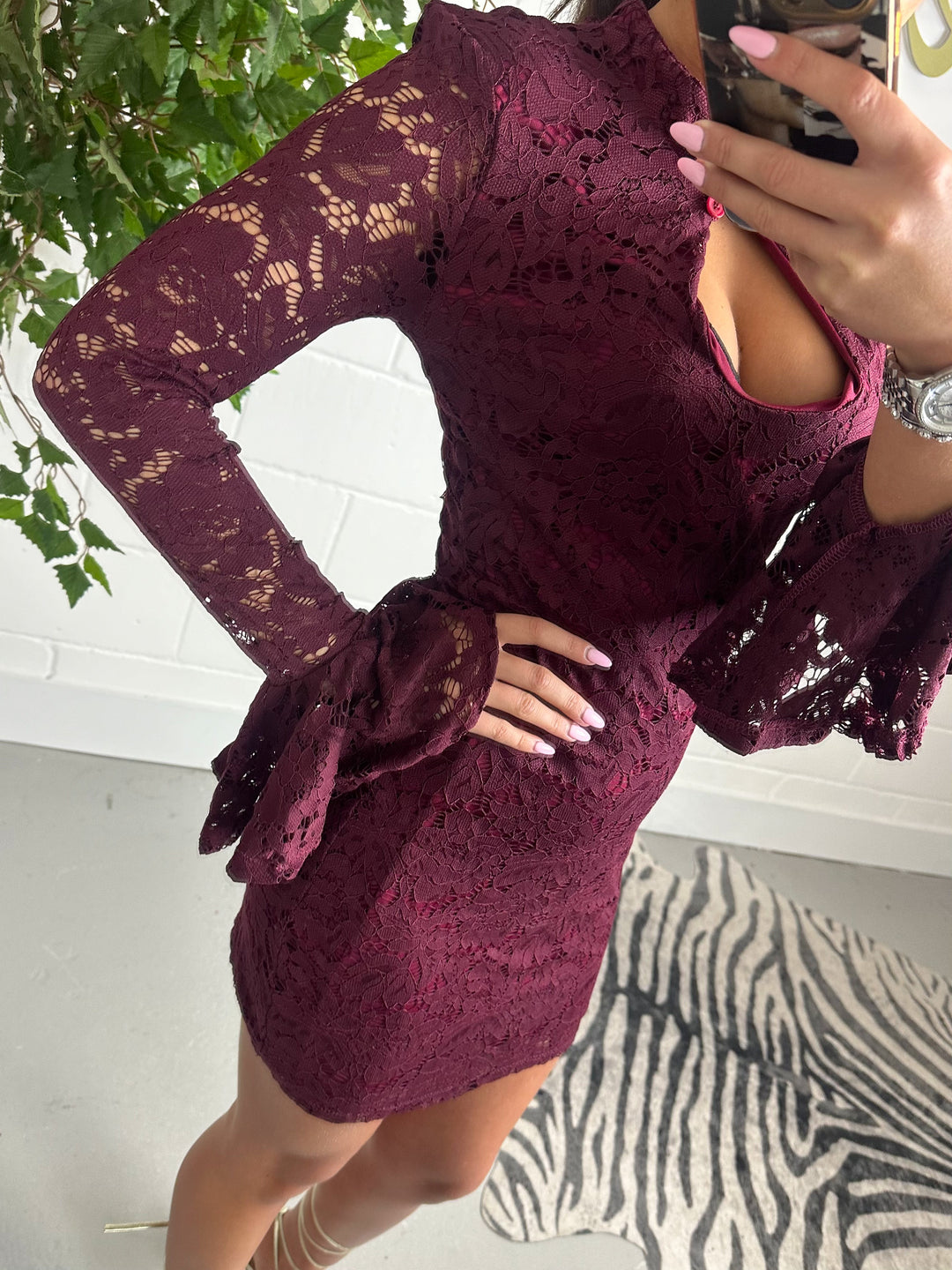 Long Bell Sleeve Lace Keyhole Dress (2 Colours)