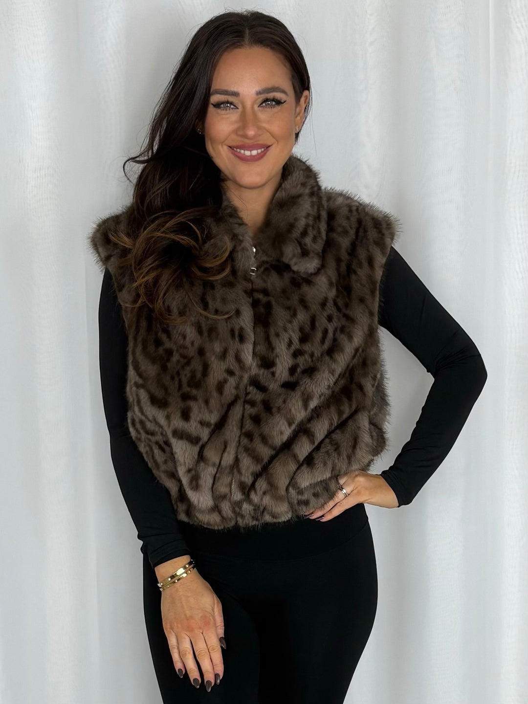 Faux Fur Leopard Print Gilet (2 Colours)