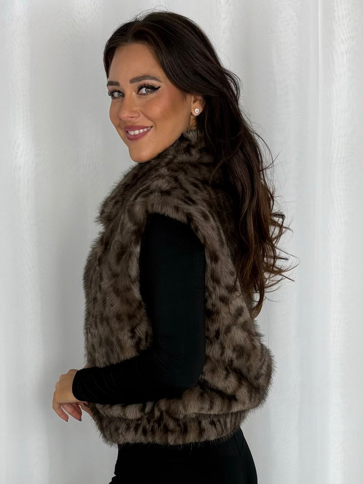 Faux Fur Leopard Print Gilet (2 Colours)