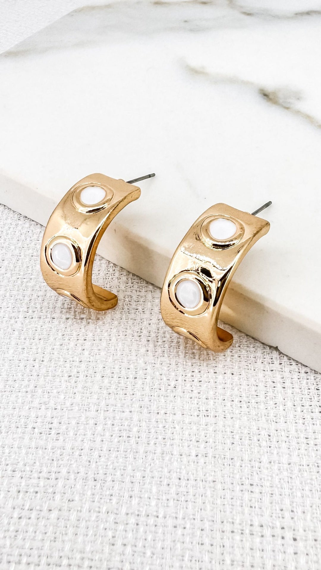 Gold And White Half Hoop Thick Earring 9020
