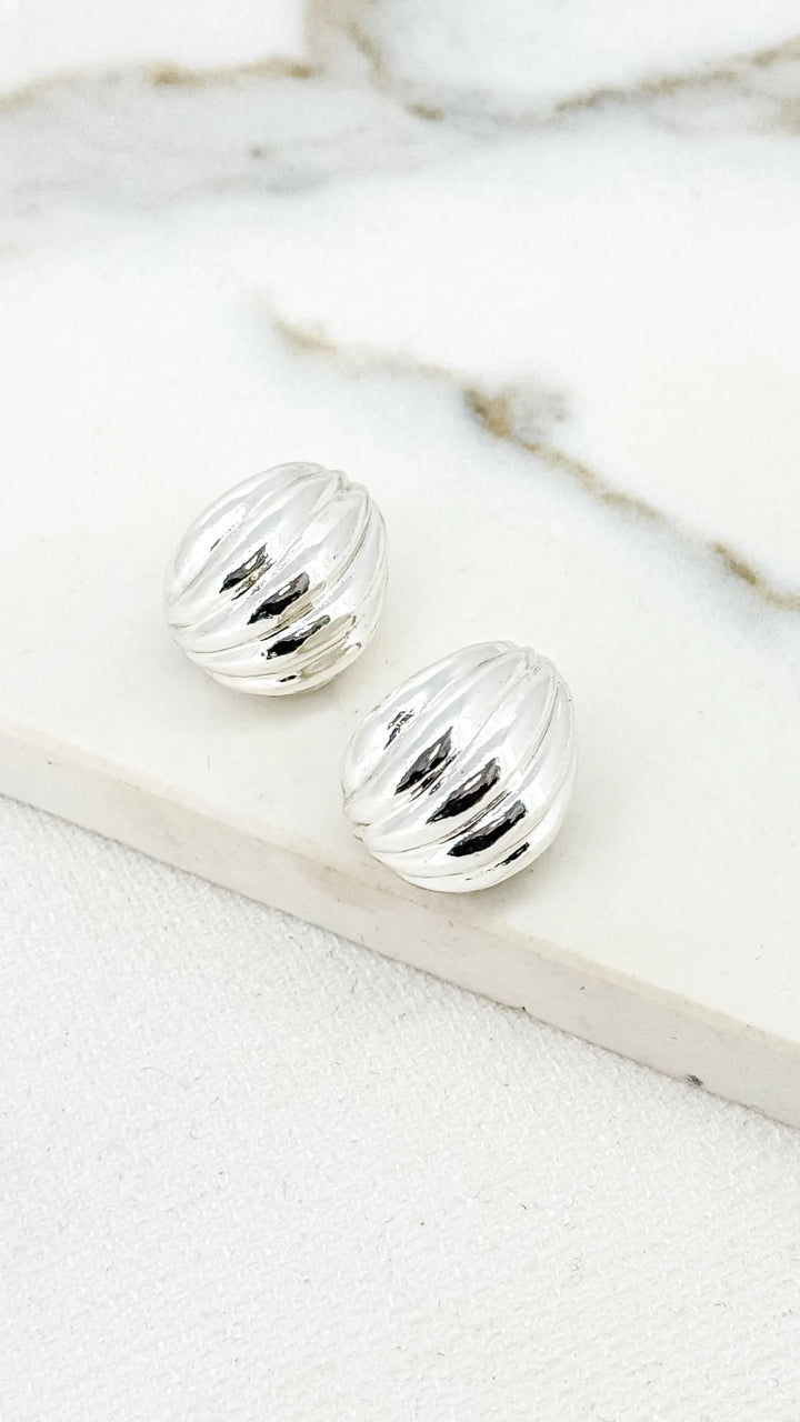 Ribbed Curved Droplet Earring (2 Colours)